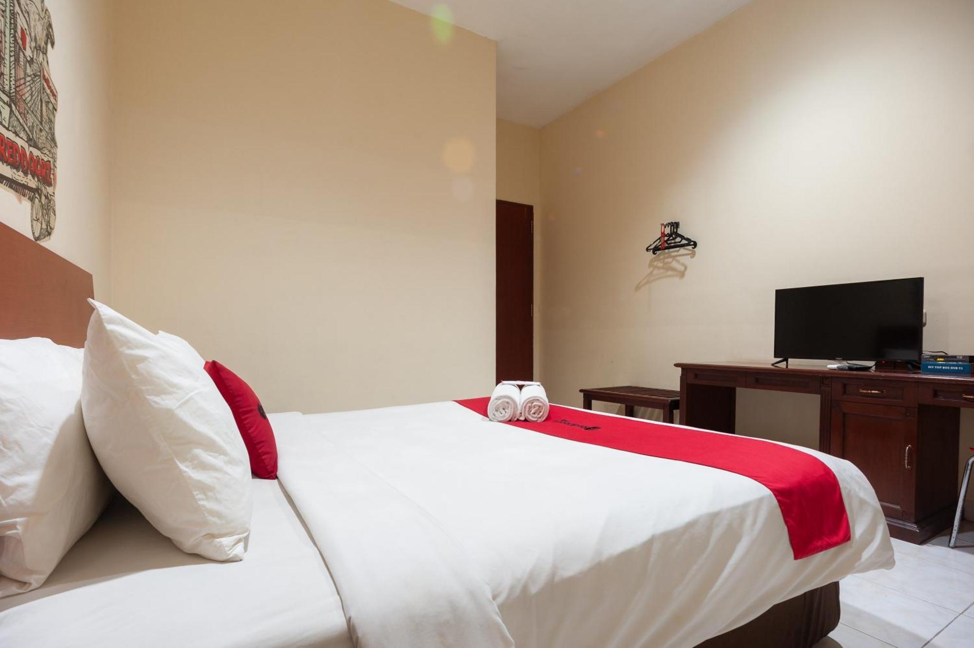 Reddoorz Plus Near Plaza Blok M Jakarta Extérieur photo