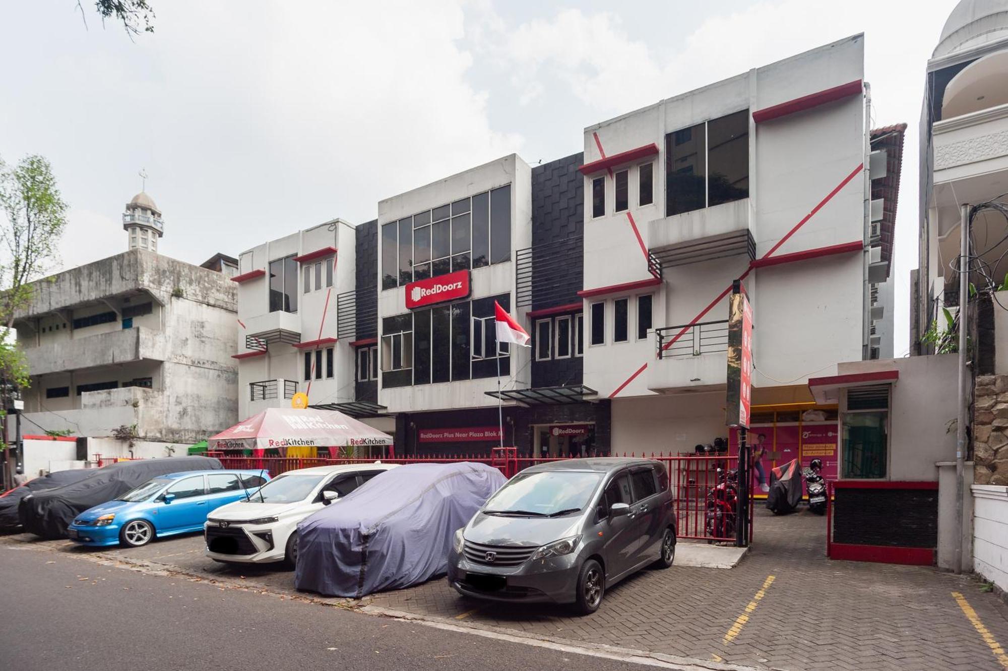 Reddoorz Plus Near Plaza Blok M Jakarta Extérieur photo