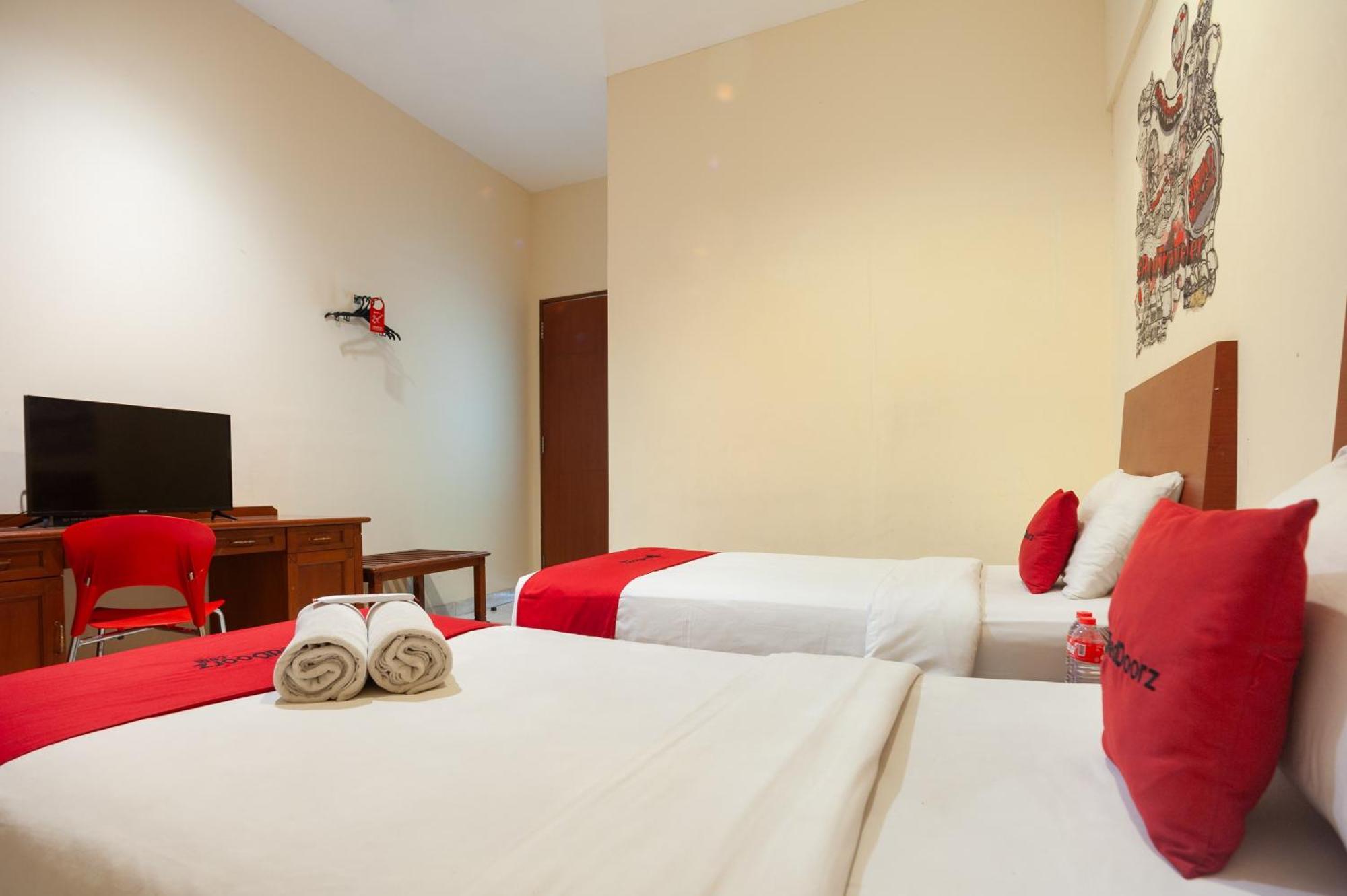 Reddoorz Plus Near Plaza Blok M Jakarta Extérieur photo