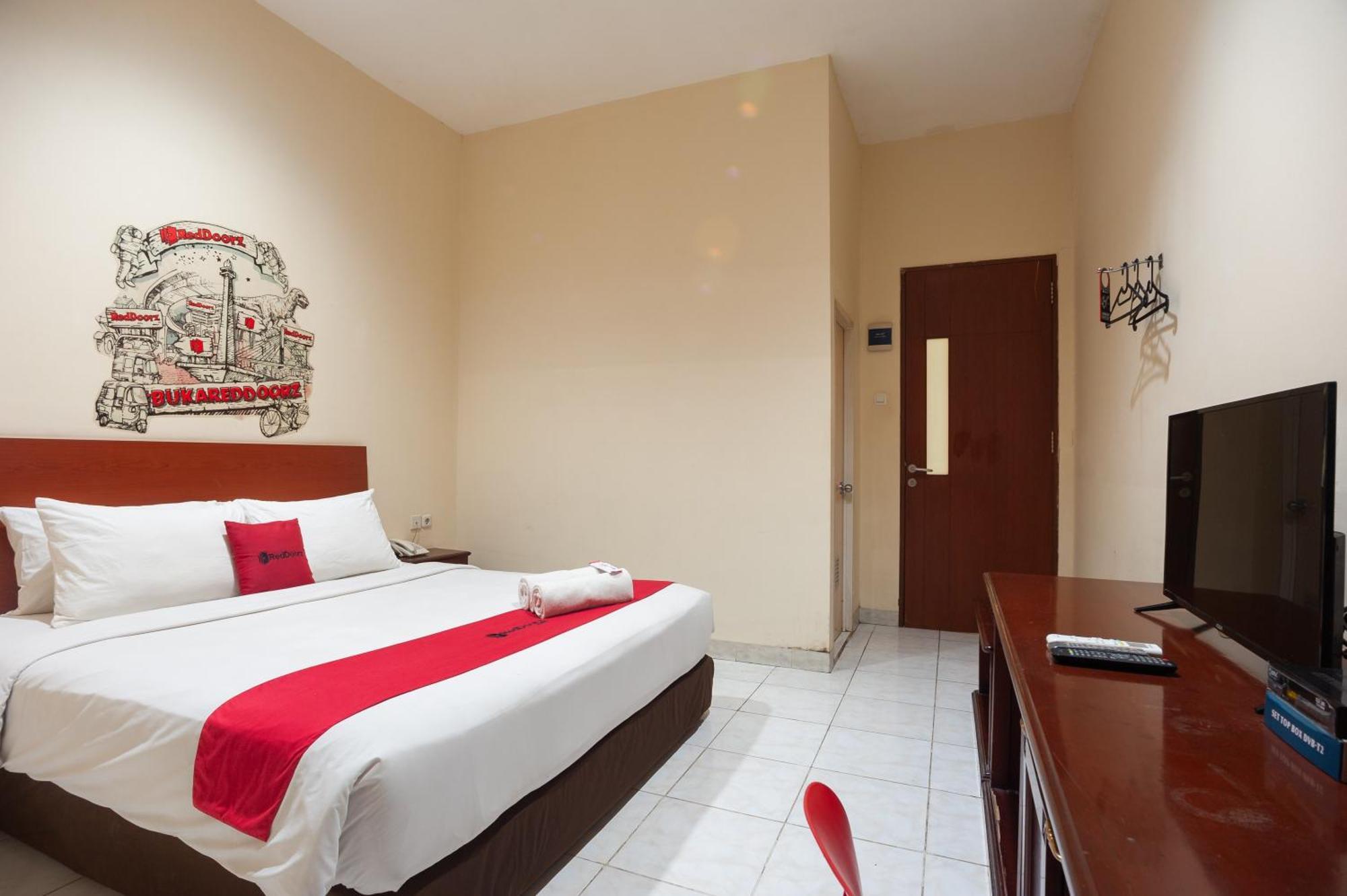 Reddoorz Plus Near Plaza Blok M Jakarta Extérieur photo