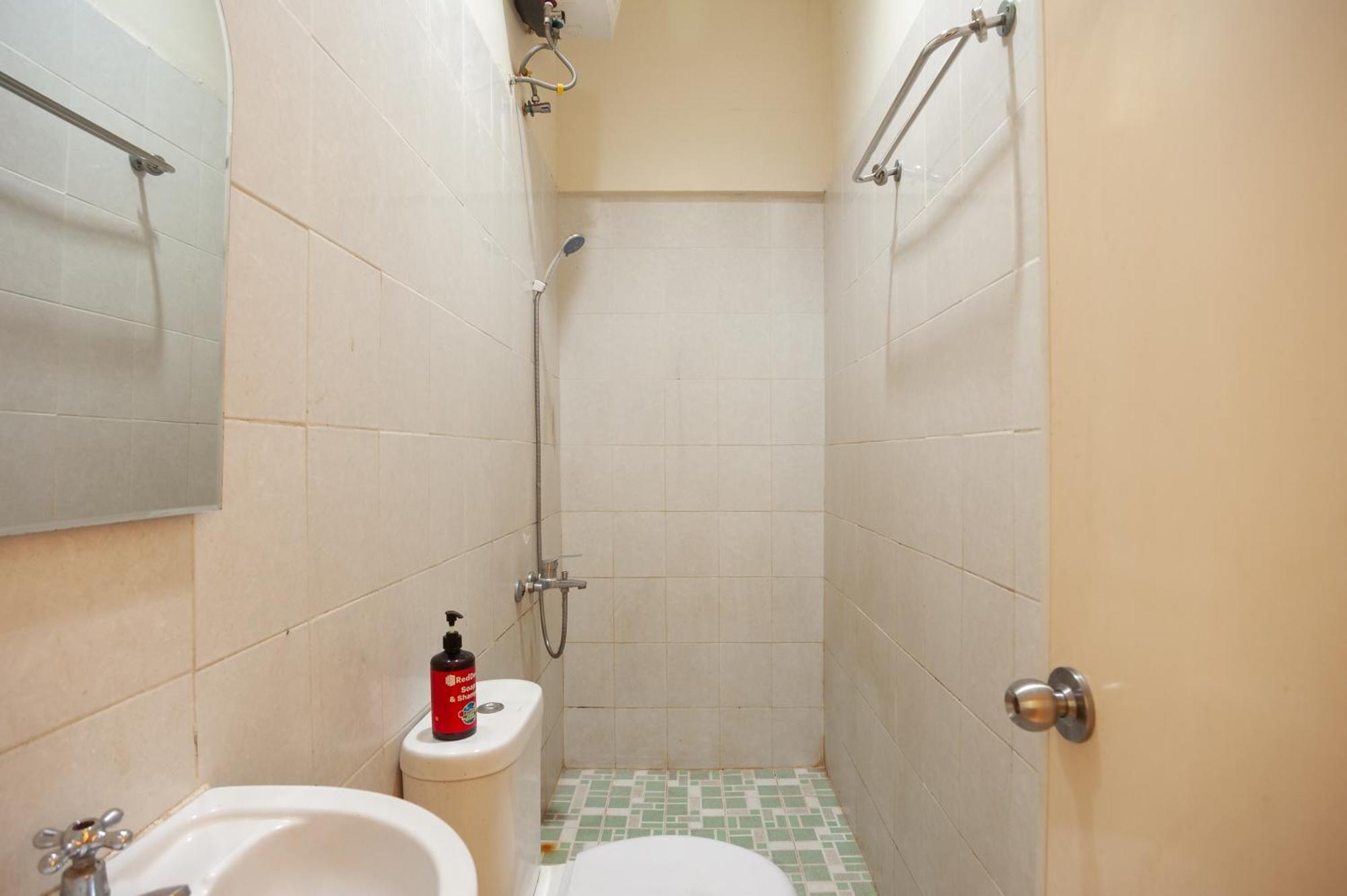 Reddoorz Plus Near Plaza Blok M Jakarta Extérieur photo